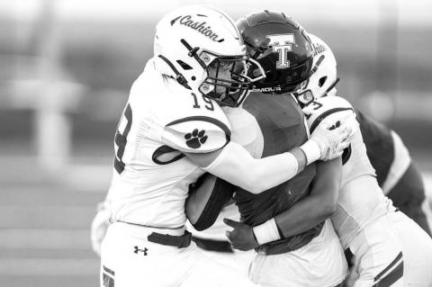 Cats leave no doubt at Thomas