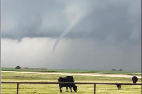 Weather delivers brief funnel near Kingfisher