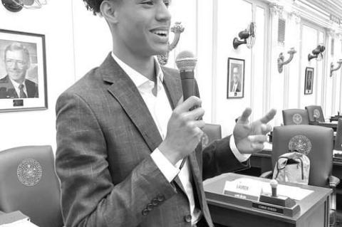 Combs takes part in Capitol Camp