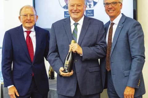 ‘Consistent and Selfl ess Loyalty’