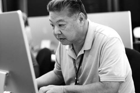 TEACHERS LEARNING – Kingfi sher’s Kurt Kaya, left, and Hennessey’s Kaylena Grellner, right, were among the almost 300 educators and artists to attend the Oklahoma Fall Arts Institute in late October. [Photos provided]