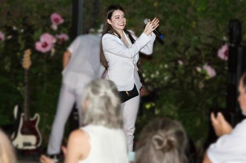 Article Image Alt Text